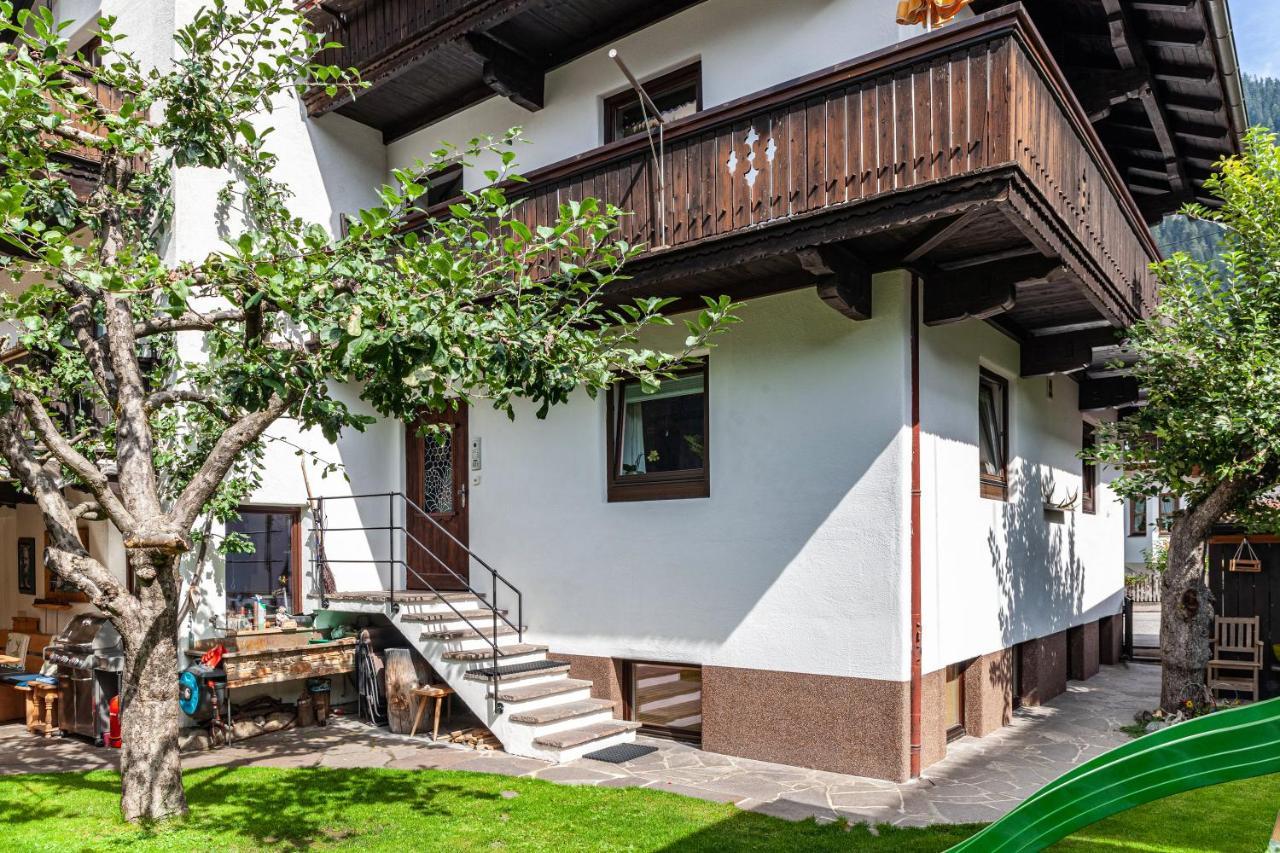 Ferienwohnung Galerie Kaiser Mayrhofen Exterior photo